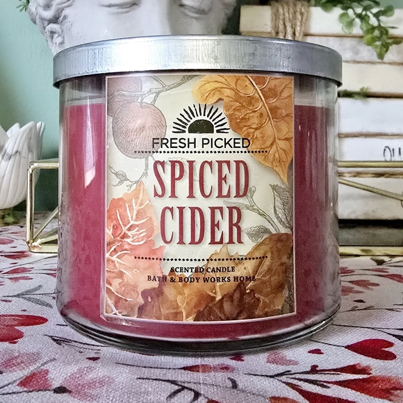 Bath & Body Works Spiced Cider Candle - Picture 1 of 4